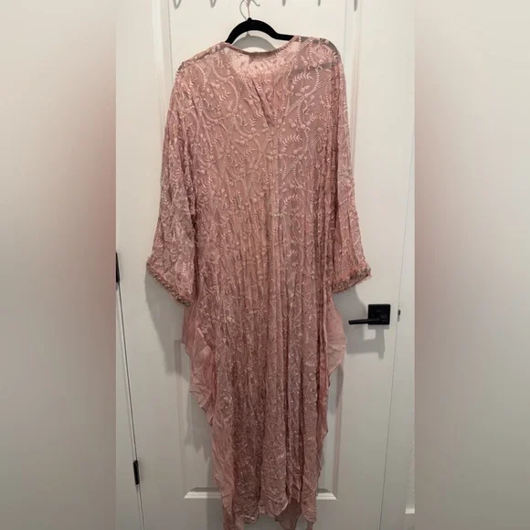 Ammara Khan - Pakistani designer - Picture 2 of 4